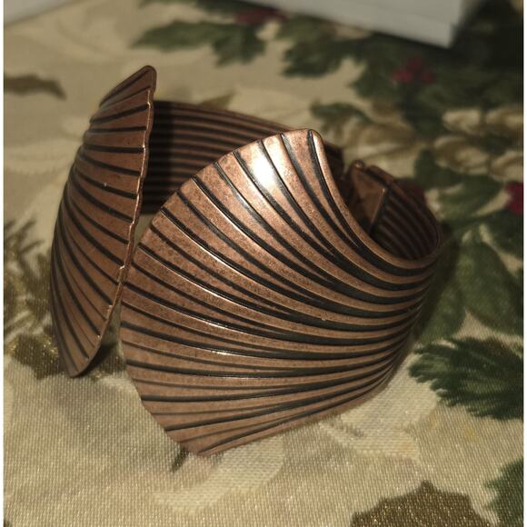 Vtg 1980's Metal Retro Shell Spring Clamp Bracelet Art Deco Statement Cuff - Picture 5 of 9